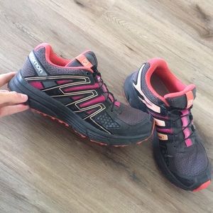 Solomon women’s trail/running shoe